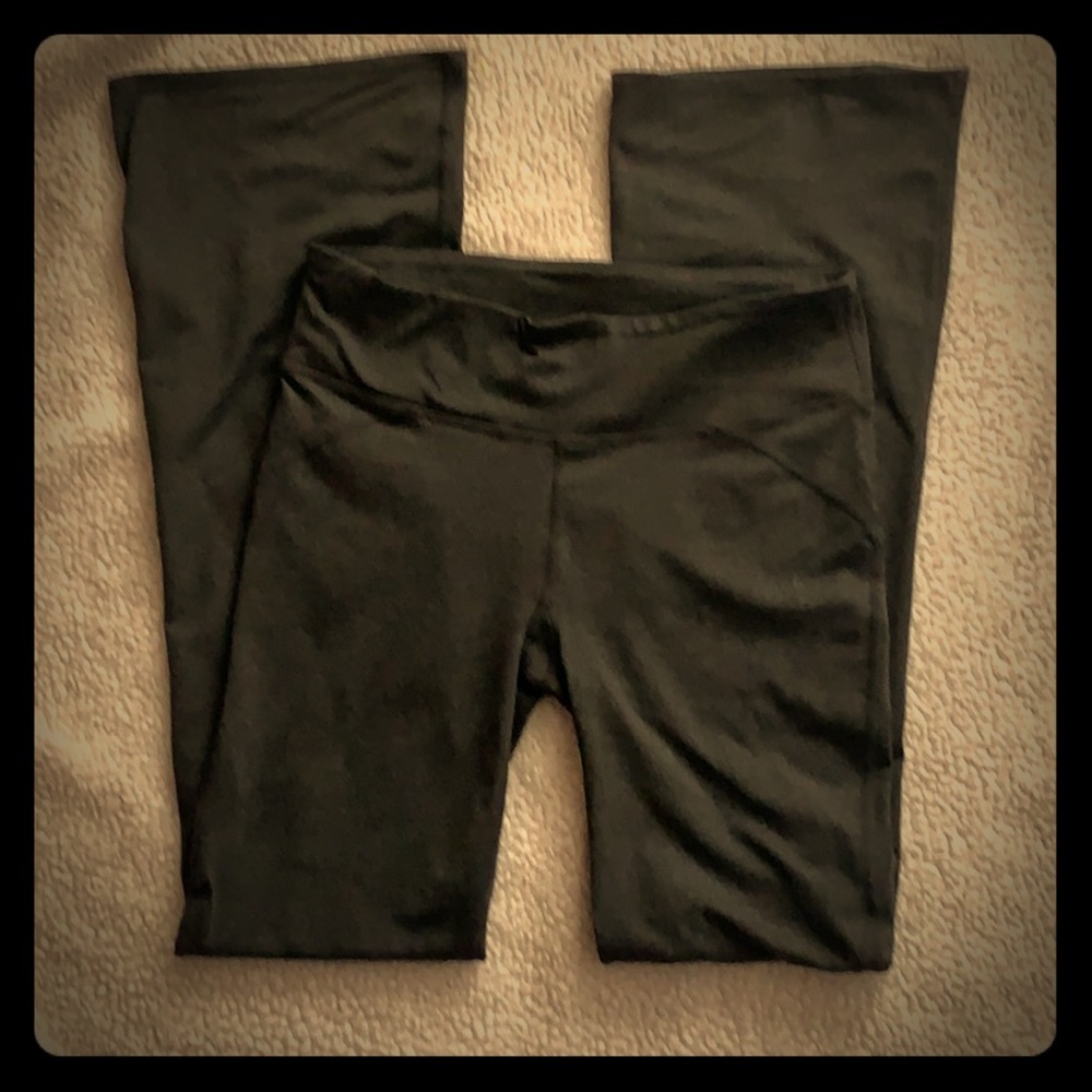 FABLETICS dark grey wide legged workout pants⭐️
